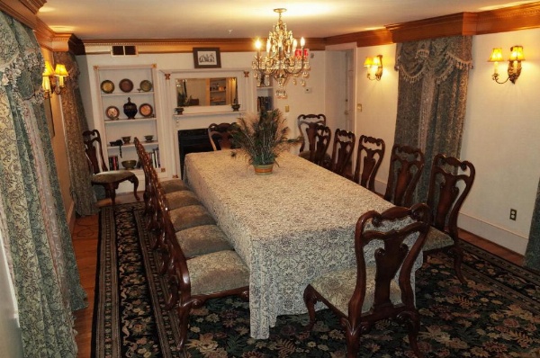 1840s Carrollton Inn image 18